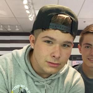 Meet your Posher, Tyler